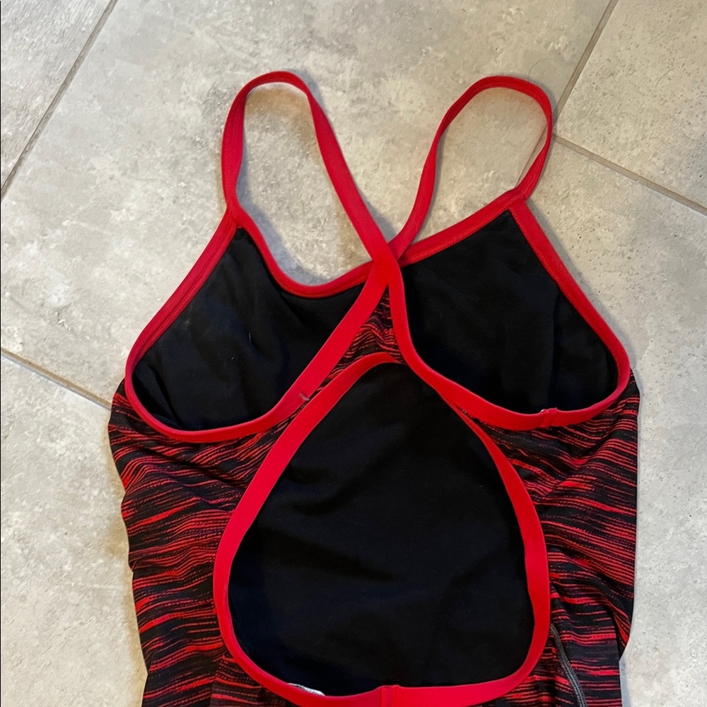 TYR Red  and Black One Piece Swimsuit - 38 - Picture 4 of 4